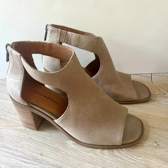 NEW Lucky Brand Tarrinax Leather Peep Toe Black Heels US 6.5 - Picture 1 of 8